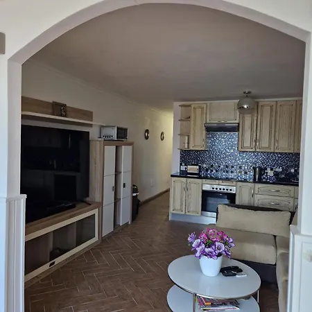 2-bed Sleeps 4 Steps Out On To The Pool Apartment San Miguel de Abona