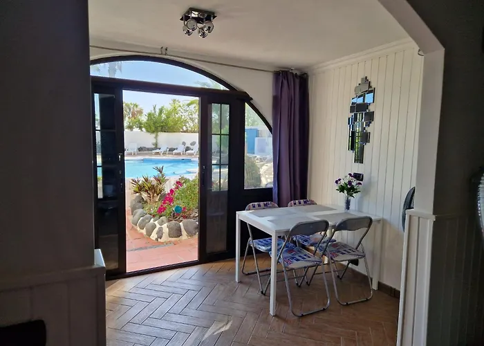 2-bed Sleeps 4 Steps Out On To The Pool Apartamento *