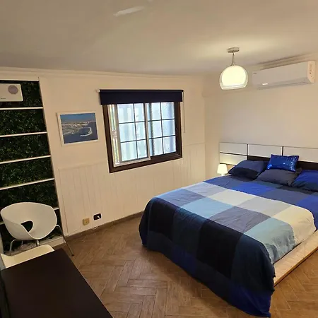 דירה 2-bed Sleeps 4 Steps Out On To The Pool *